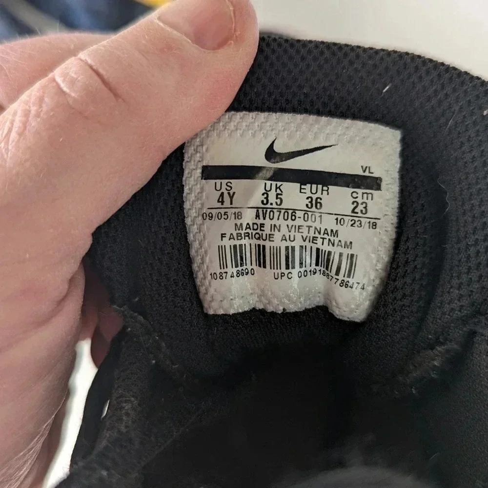 Nike Boys Alpha Huraches Sneakers - 4